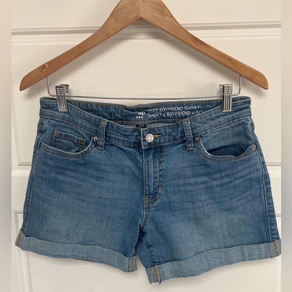 Gap sexy boyfriend shorts like new 🥰